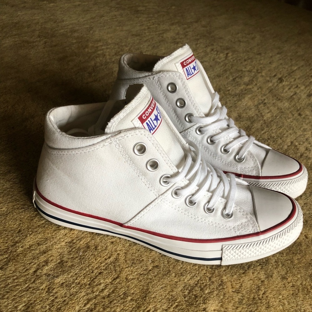 Converse Women’s Sneakers 7.5